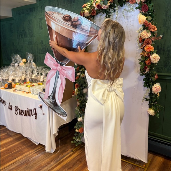 Elegant Strapless White Dress - Picture 4 of 5